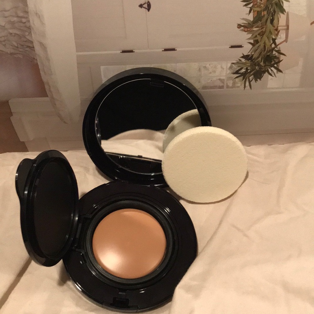 Estee compact 3C2 pebble serum